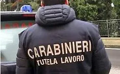 Blitz dei Carabinieri e dell'Inps tra i negozi di via Lincoln: lavoro nero e telecamere spie, 6 denunce e attivit&agrave; sospese