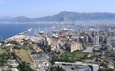 Tragedia sul traghetto Tunisi-Palermo: 25enne trovato morto nascosto in un'auto