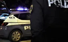 Minaccia di fare saltare in aria i poliziotti dopo il sequestro dello scooter: arrestato un 49enne