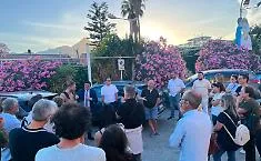 Prime comunioni, Confimprese insiste con l'arcivescovo: organizzato sit-in davanti alla Curia