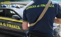 Scoperto un "laboratorio del falso": sequestrati 660 capi contraffatti