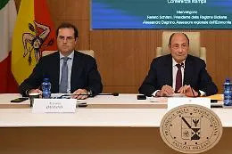 Ars, la manovrina estiva messa in freezer per scongiurare guai nella maggioranza. Il Pd attacca: &laquo;Giochi di palazzo&raquo;