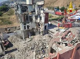 Crollo di Messina, c&rsquo;&egrave; l&rsquo;ipotesi del cemento depotenziato