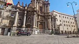 Pestaggio di gruppo e rapina a due turisti a Palermo, scattano quattro arresti