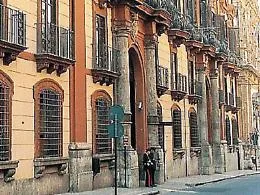 Scuole e impianti sportivi, 21 milioni restano fermi: le somme tornano nelle casse della Citt&agrave; Metropolitana