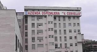Aggrediti davanti a un bar dopo una partita di calcetto a Palermo, un uomo in ospedale