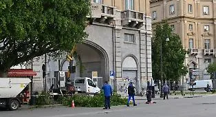 Pestaggio selvaggio in centro a Palermo, caccia a due uomini