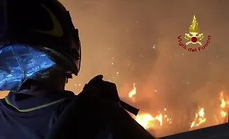 Palermo e provincia assediate dagli incendi nella notte: le fiamme ancora sul Monte Grifone
