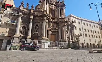Pestaggio di gruppo e rapina a due turisti a Palermo, scattano quattro arresti