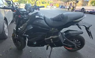 Sfrecciava a 100 all'ora con un bolide elettrico "fai da te" e targa falsa: blitz della Polizia Municipale a Palermo