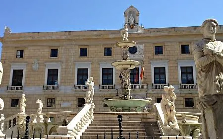 &laquo;Dipendenti "retrocessi" illegittimamente, stangata da oltre 200mila euro per il Comune di Palermo&raquo;