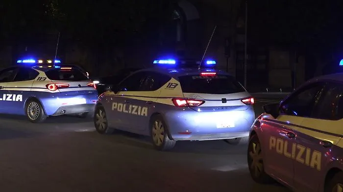 Un'altra spaccata nel centro di Palermo: sorpreso all'uscita del bar "New Crystal" con i superalcolici, arrestato un quarantenne