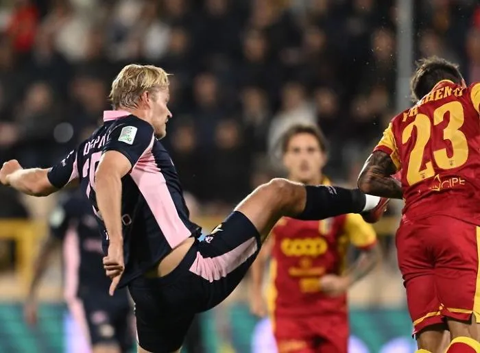 Il Palermo cade a Catanzaro: Cisse abbatte i rosanero ora a -5 dal Modena capolista