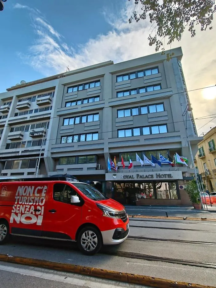 Non c'&egrave; turismo senza di noi: Filcams Cgil porta in piazza i lavoratori del turismo a Palermo e Cefal&ugrave;