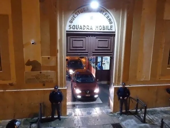 La Squadra mobile di Palermo polizia