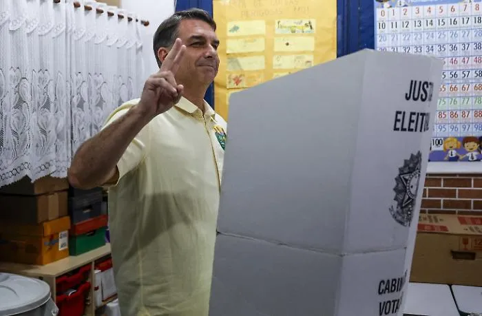 Brasile, il duello fra Lula e Bolsonaro jr potrebbe decidersi al ballottaggio: altri venti giorni per il futuro del Paese