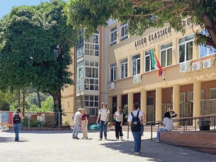 Palermo, dai &ldquo;centisti&rdquo; istruzioni per l&rsquo;uso delle superiori