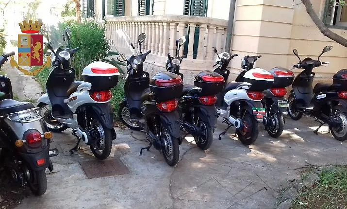 Caos scooter elettrici e monopattini, a Palermo 2300 multe negli ultimi due mesi